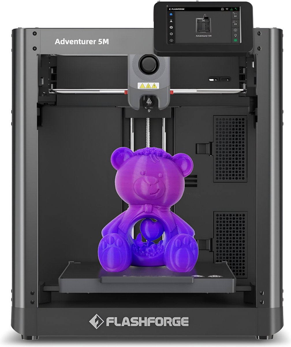 FlashForge Adventurer 5M 3D-printer vooraanzicht met een paarse berenprint op het printbed