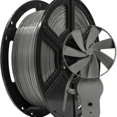 FlashForge PETG-filament grijs op spoel, naast een grijze 3D-geprinte handventilator