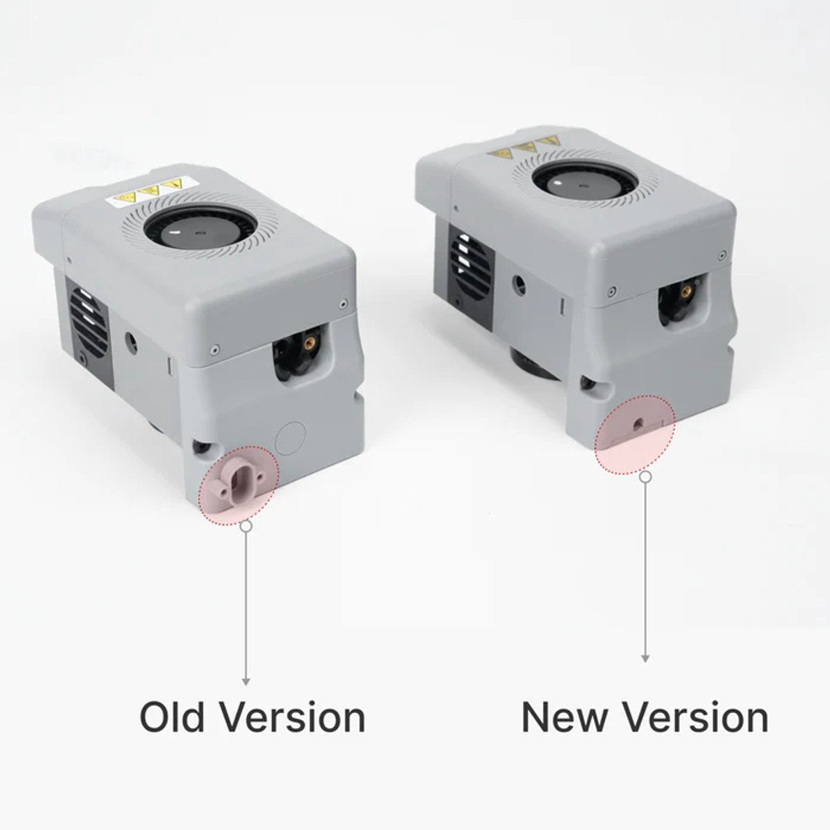 Oude en nieuwe versie van de Adventurer 5X extruder naast elkaar, met gemarkeerd verschil