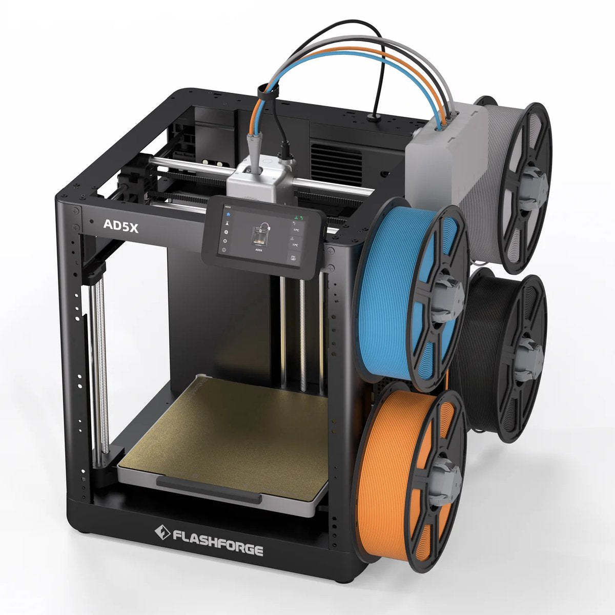 FlashForge Adventurer 5X schuin van voren, met leeg PEI-printbed en vier spoelen in het filamentsysteem