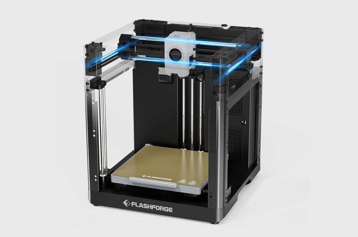 Open CoreXY-frame van de FlashForge Adventurer 5X met blauw uitgelichte bewegingsassen