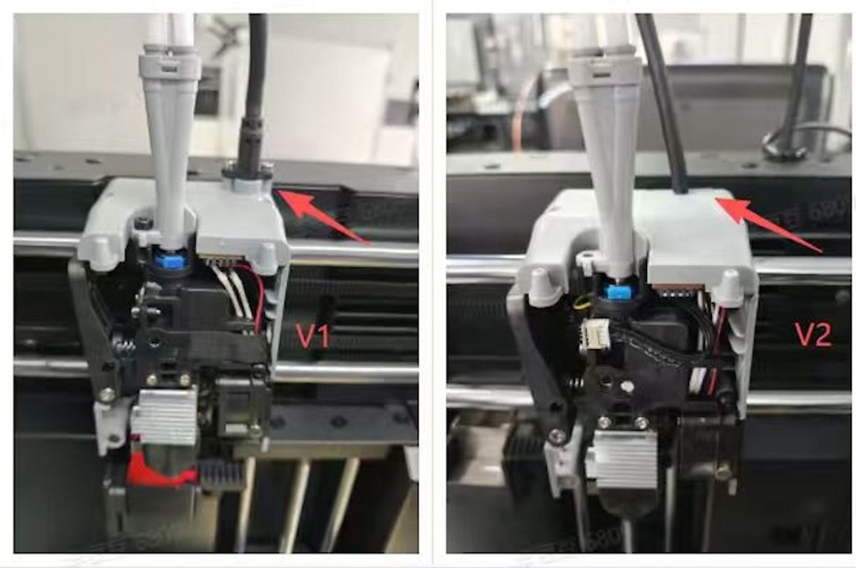 Extruder V1 en V2 gemonteerd in de Adventurer 5X, met pijlen naar het verschil